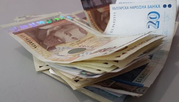 Минимальная и средняя зарплата в Болгарии